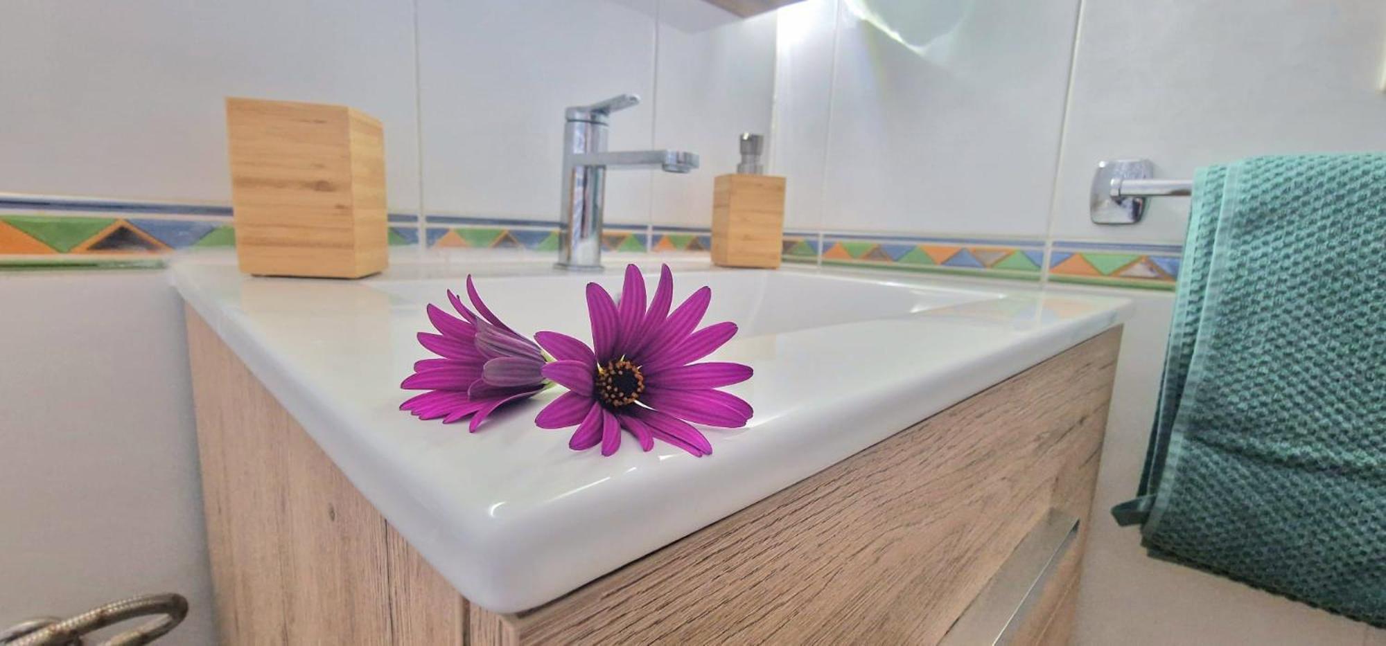 Spacious 3-Bedroom Duplex Apartment With Heated Pool & Ocean View In Los Cristianos, Arona Dış mekan fotoğraf